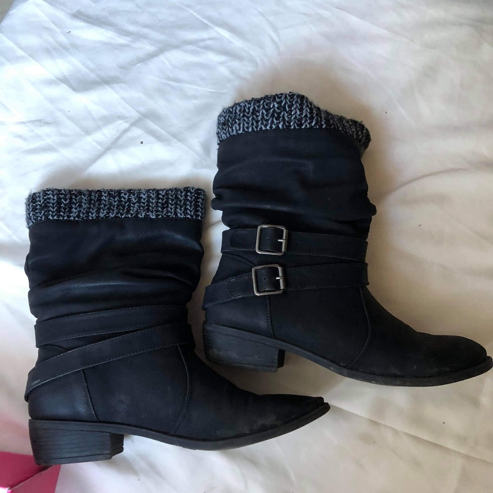 Worms Black Boots With Socks